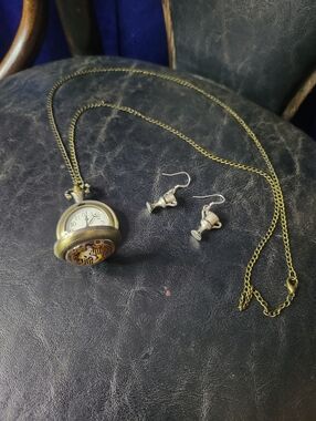 Harry Potter Hufflepuff Antique Style Brass Pocket Watch Necklace With Earrings